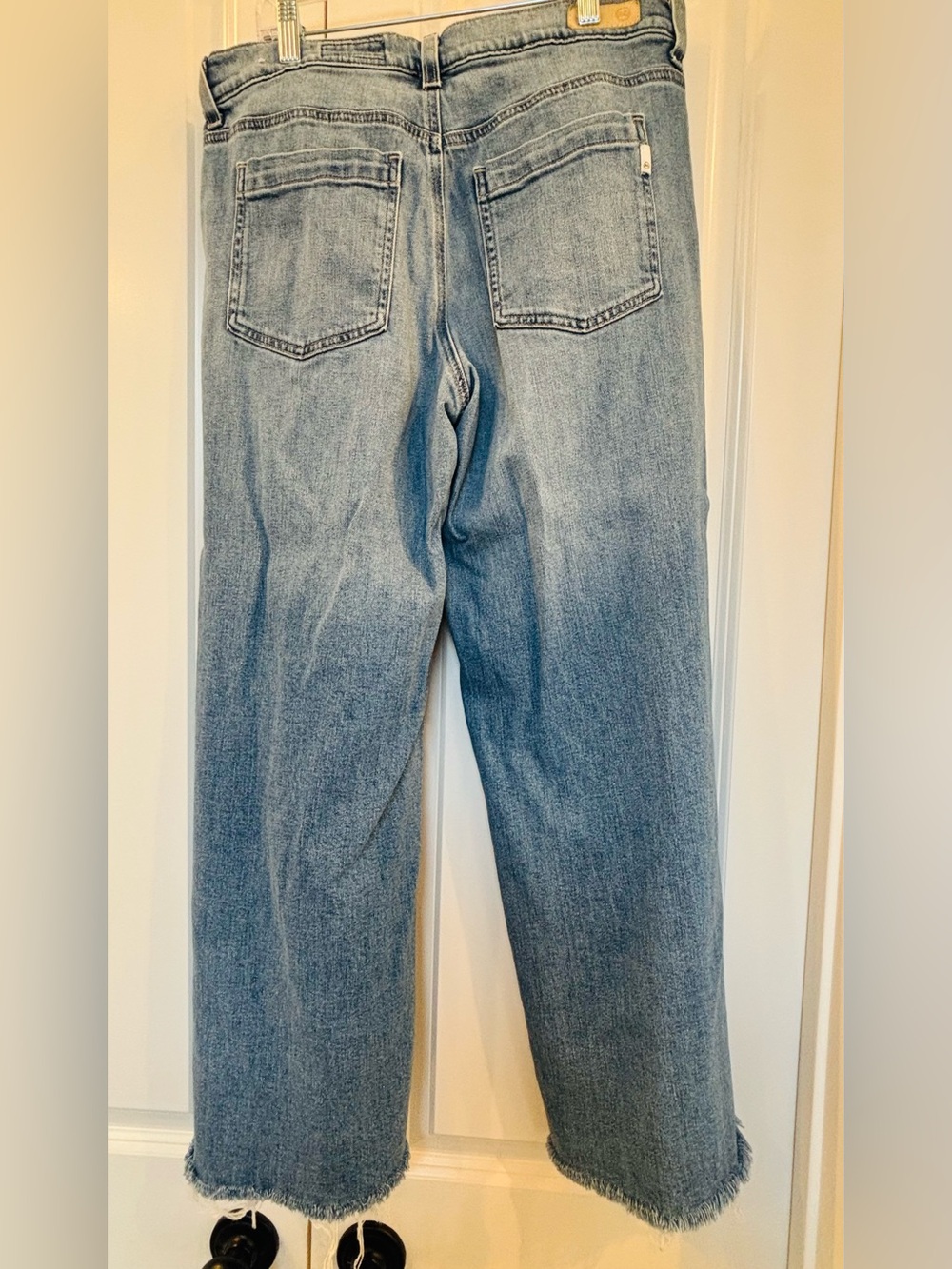Ag Adriano Goldschmied Light Blue Wide-Leg Crop Jeans - Picture 9 of 9